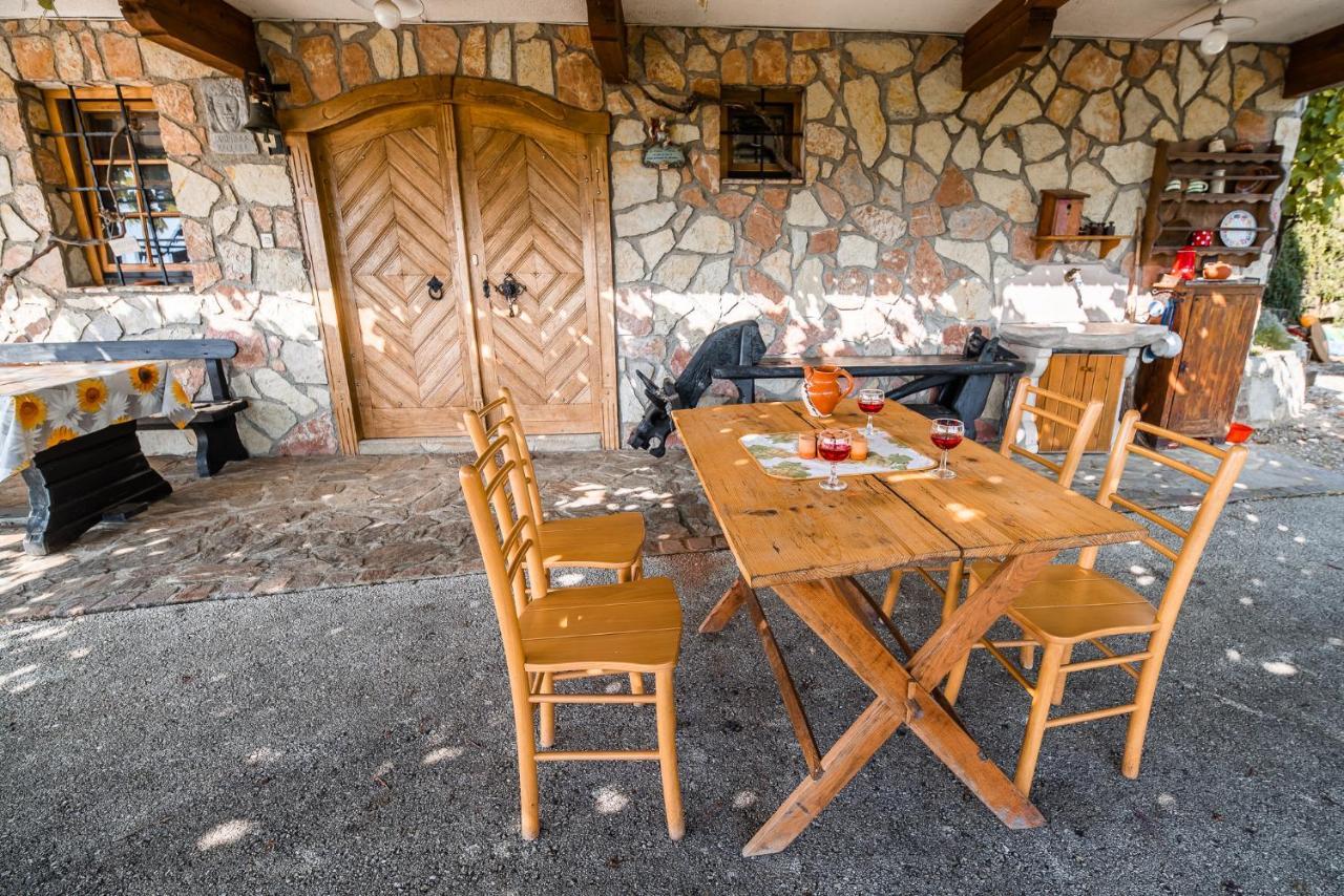 Authentic Countryside Villa With Hot Tub Veliki Kamen Exterior photo